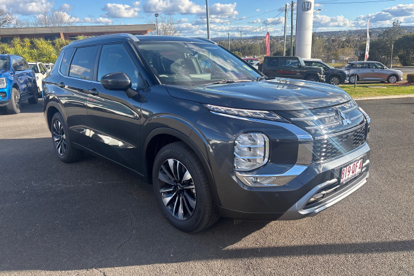 2025 Mitsubishi Outlander ZM LS SUV