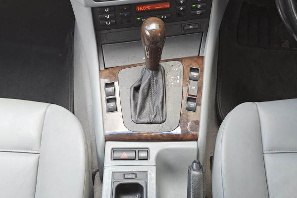 2004 BMW 3 Series E46 318i M Sport Sedan Image 18