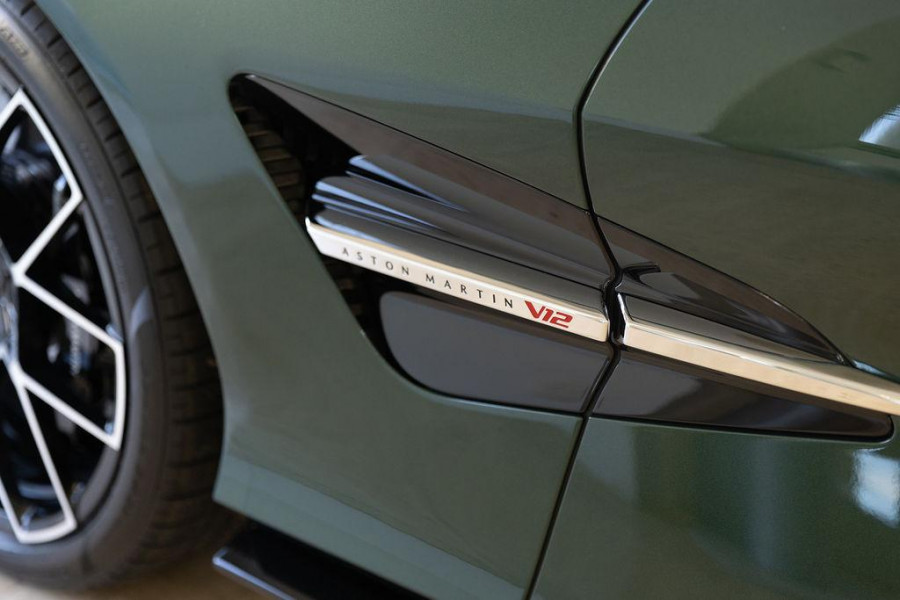 2026 Aston Martin Vanquish   Coupe Image 5