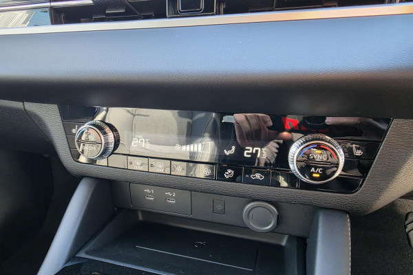2026 Mitsubishi Outlander ZM Black Edition SUV Image 27