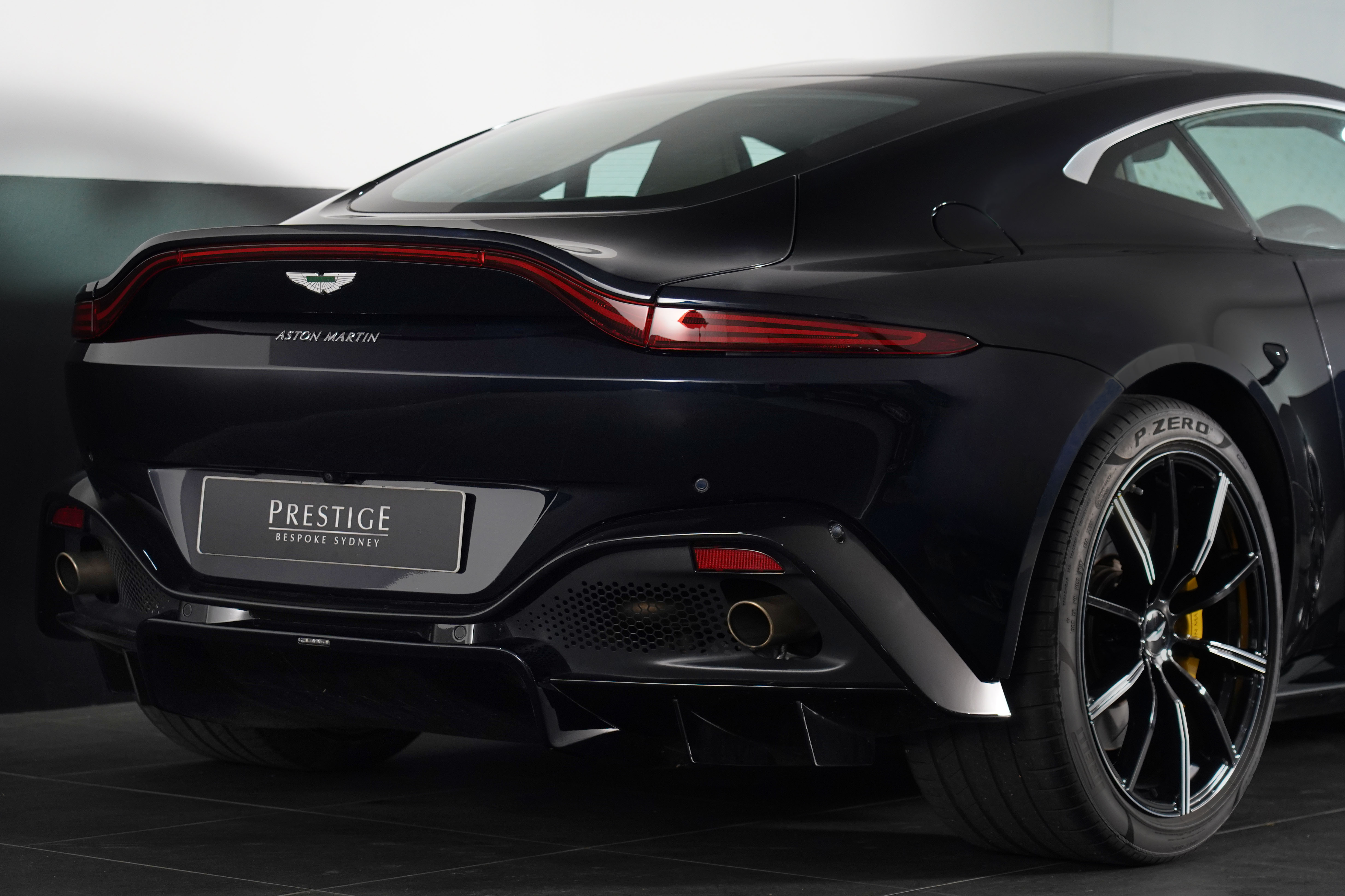 2018 Aston Martin Vantage Coupe Image 26