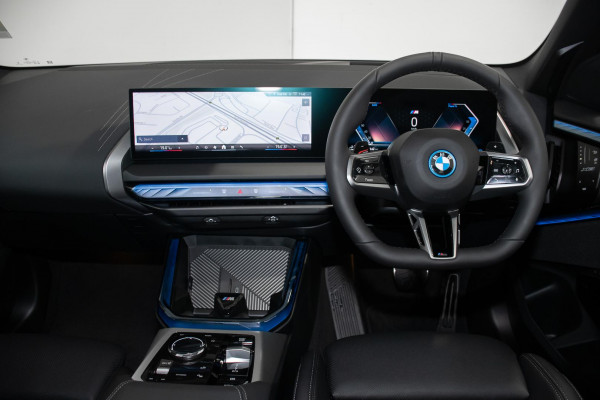 2026 BMW X3 G45 30e xDrive SUV image 7