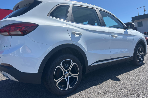2025 MG ZS ZS32 Essence SUV Image 4
