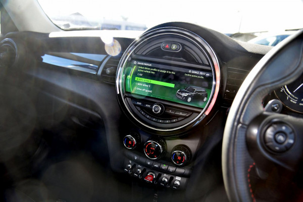 2020 MINI Cooper F56 LCI S Classic Hatch Image 9