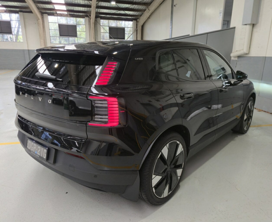 2025 Volvo EX30  Twin Motor Performance Ultra SUV Image 5