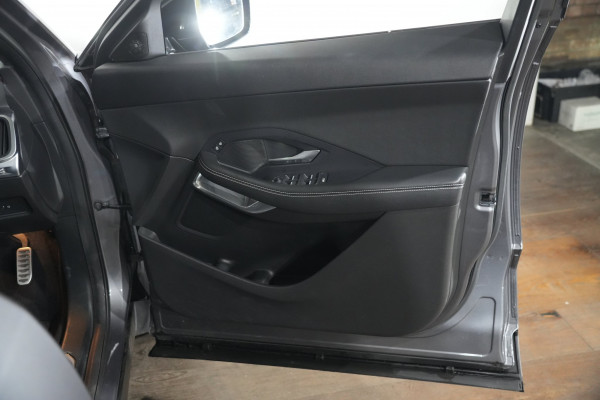 2021 Jaguar E-PACE P250 R-Dynamic S SUV Image 31