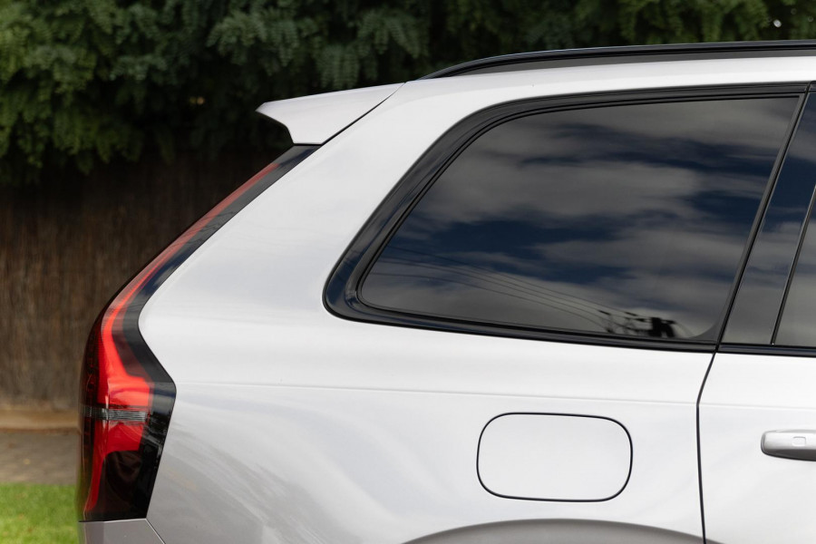 2025 MY26 Volvo XC90 L Series Ultra B5 Dark SUV Image 10