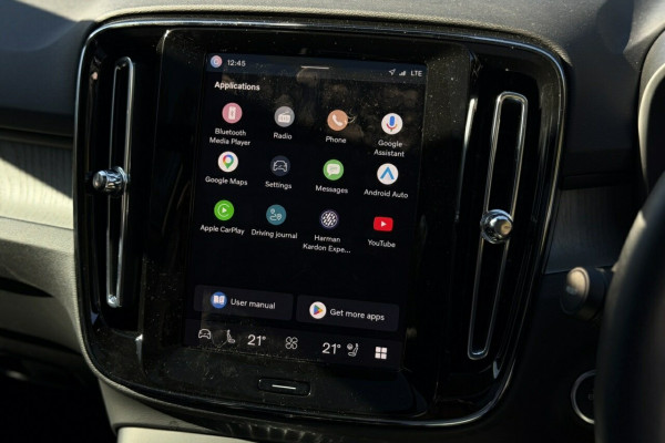 2025 Volvo XC40 XZ Plus B4 SUV Image 13