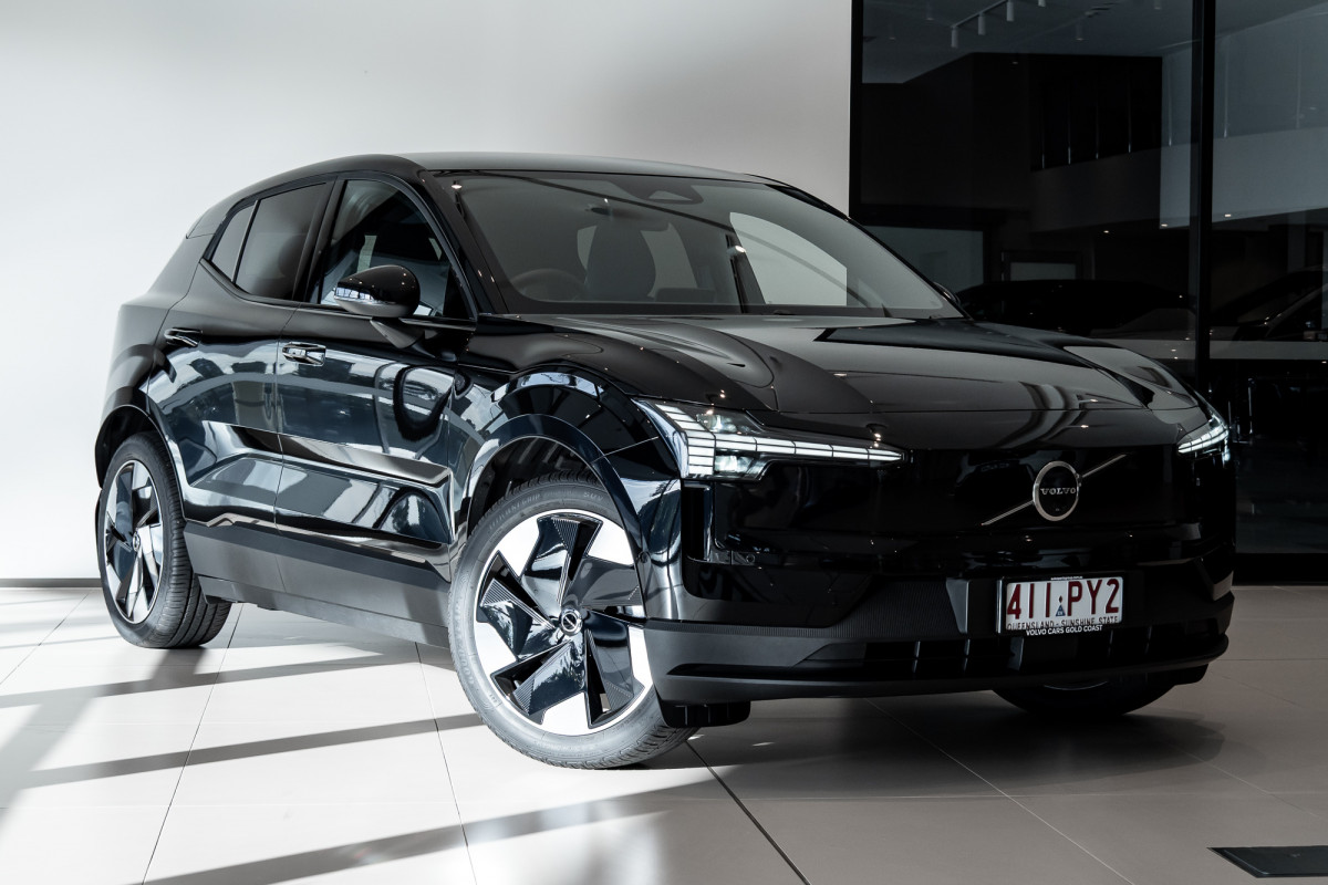2025 Volvo EX30  Single Motor Extended Range Ultra SUV
