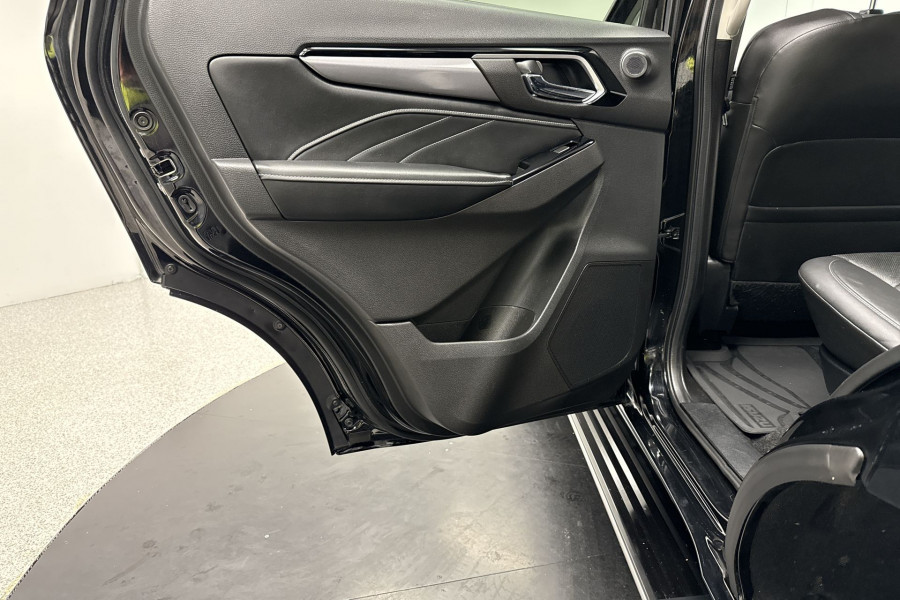 2021 Isuzu MU-X RJ LS-T SUV Image 15