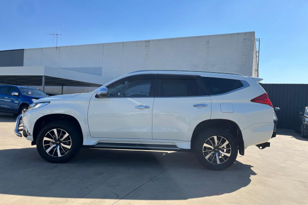2018 Mitsubishi Pajero Sport QE GLS SUV Image 4