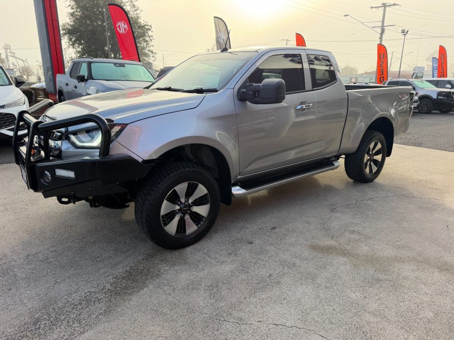 2021 MY22 Isuzu D-MAX RG LS-U Ute Image 8