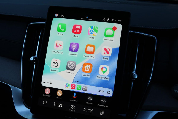 2025 MY26 Volvo XC90 L Series Plus T8 Plug-in Hybrid Dark SUV Image 9