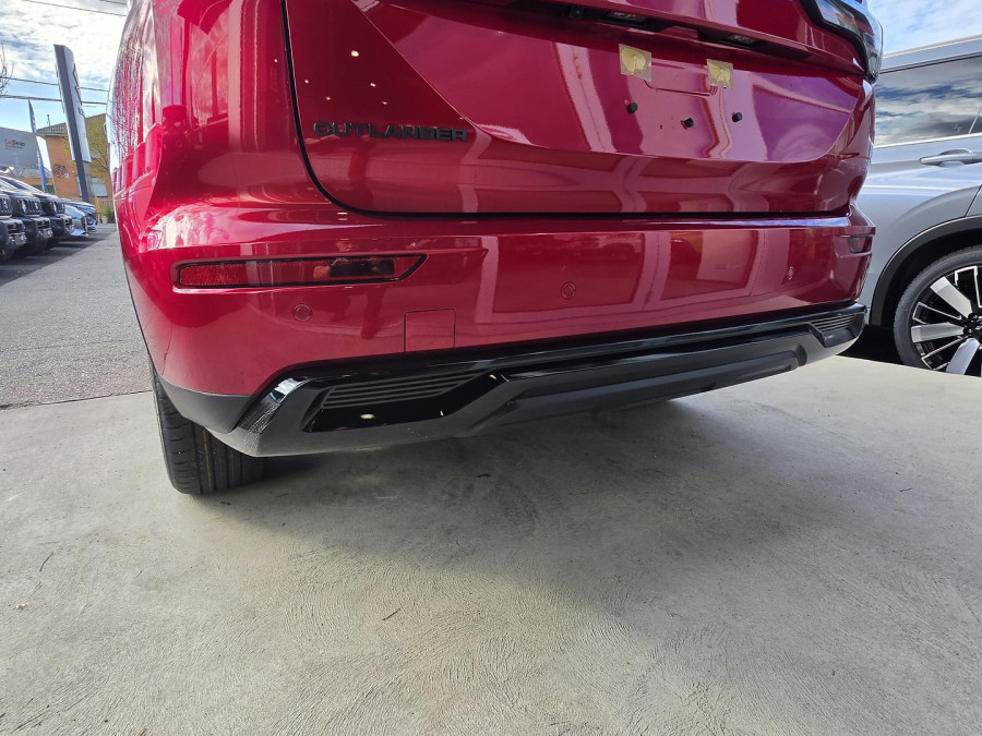 2026 Mitsubishi Outlander ZM Black Edition SUV Image 6