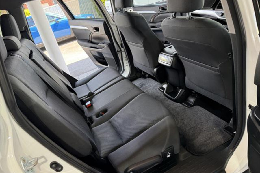 2016 Toyota Kluger GSU50R GX SUV Image 13
