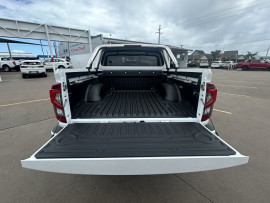 2024 Nissan Navara D23 ST-X Ute image 5