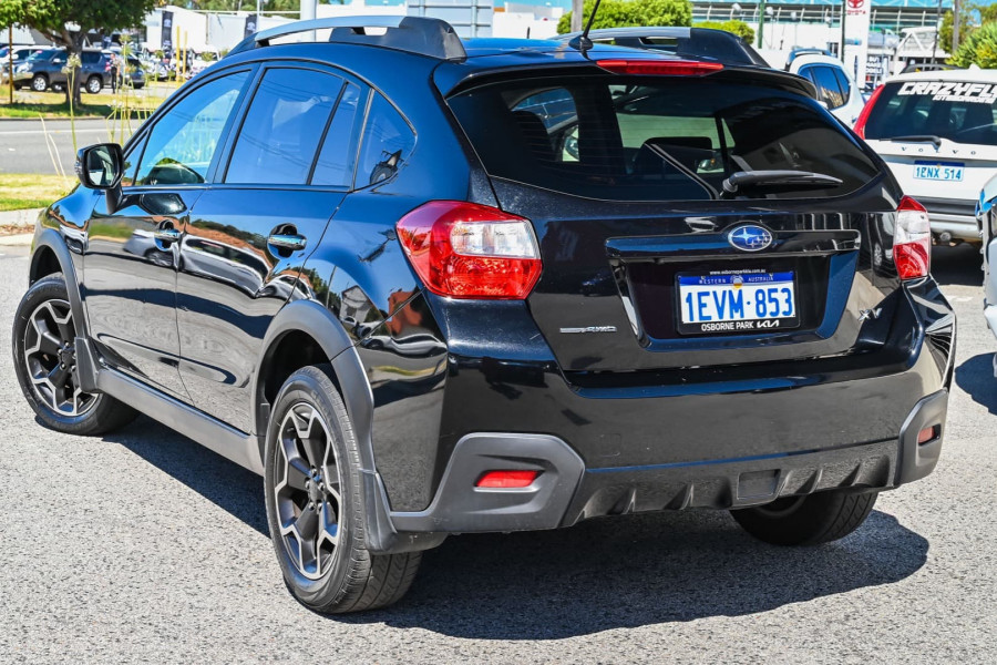 2015 Subaru XV G4-X 2.0i-S Wagon Image 2