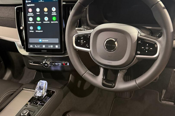 2026 Volvo XC90 L Series Black Edition SUV Image 8