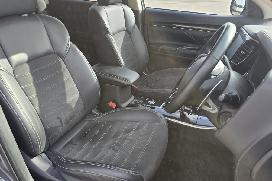 2020 MY21 Mitsubishi Outlander ZL LS SUV Image 9