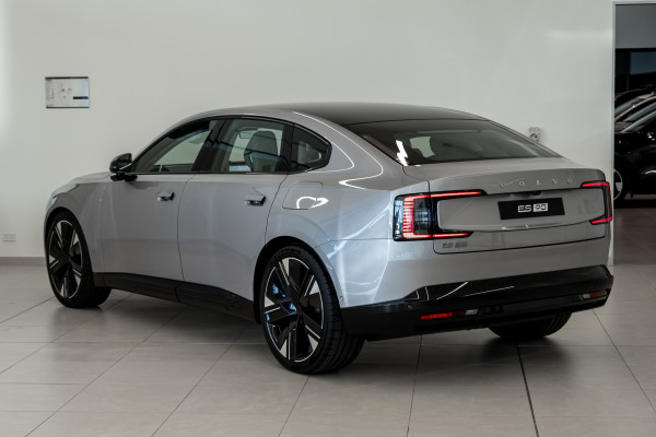 2025 MY26 Volvo ES90  Ultra Single Motor Sedan Image 3
