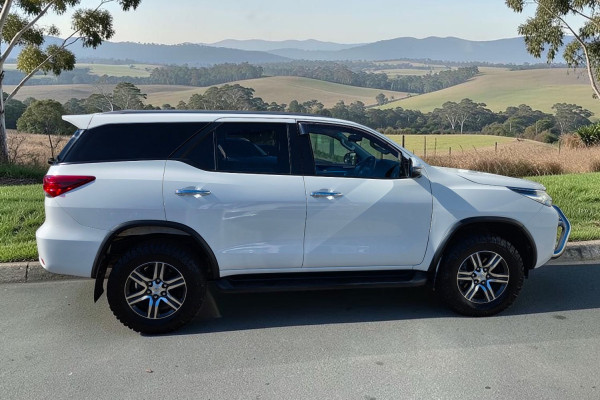 2017 Toyota Fortuner GUN156R GXL SUV Image 8
