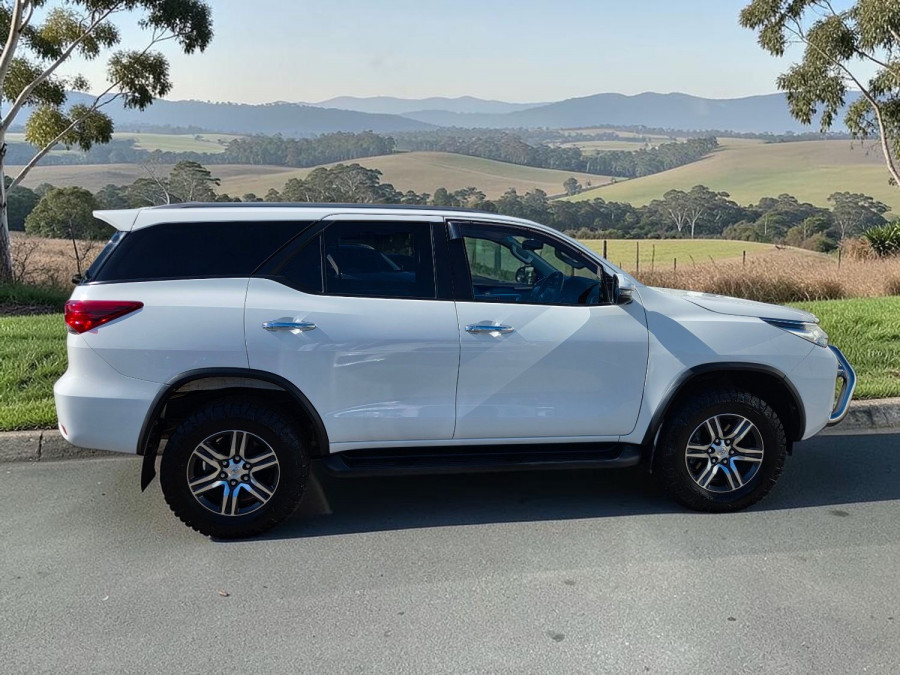 2017 Toyota Fortuner GUN156R GXL SUV Image 8
