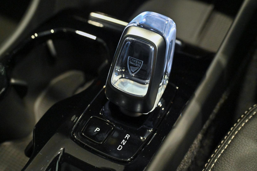 2024 MY25 Volvo XC40 XZ Ultra B4 Bright SUV Image 17