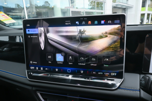 2025 MY26 Volkswagen Tiguan CT 195TSI R-Line SUV Image 17