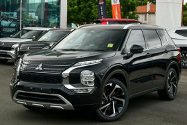 Mitsubishi Outlander Exceed Tourer ZM