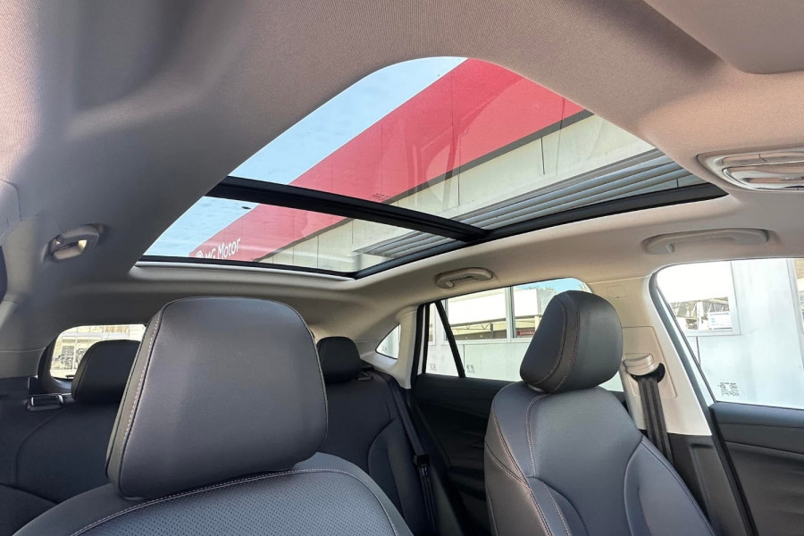 2024 MY24.5 MG HS AS33 Essence SUV Image 16