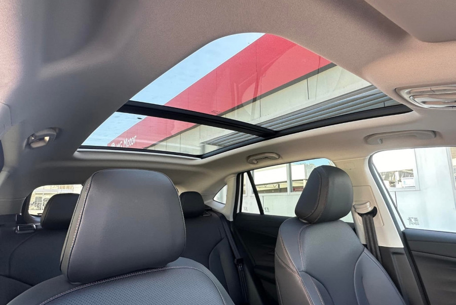 2024 MY24.5 MG HS AS33 Essence SUV Image 16