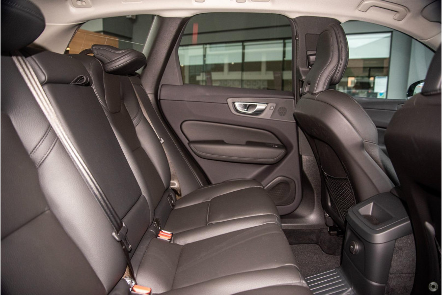 2025 Volvo XC60 UZ Plus T8 Plug-in Hybrid SUV Image 9