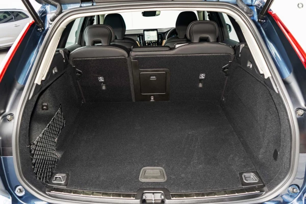 2026 Volvo XC60 UZ Plus B5 Bright SUV Image 11