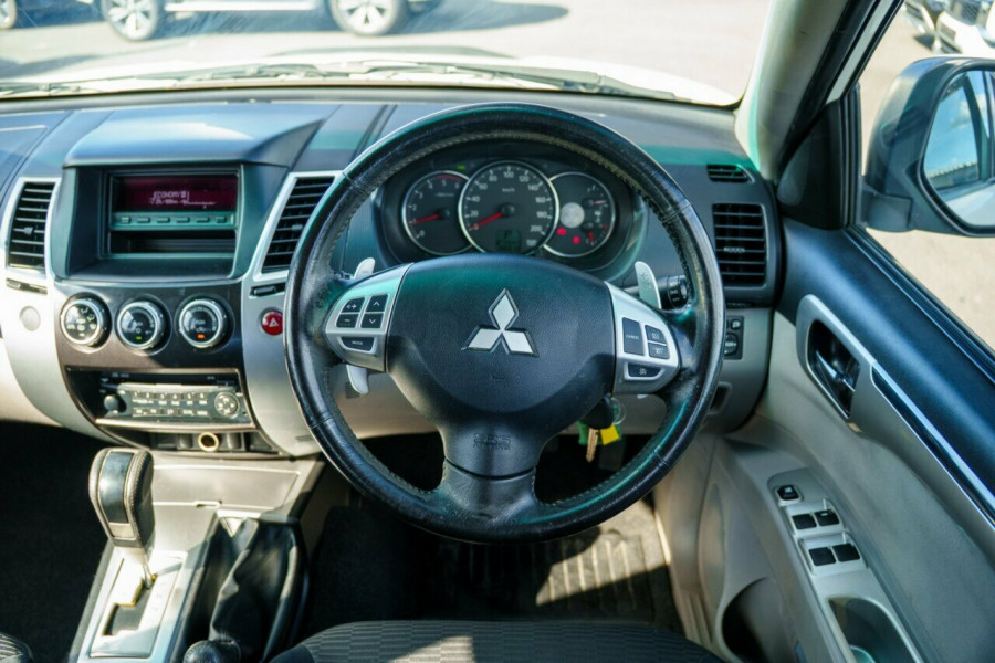 2011 Mitsubishi Challenger PB LS Wagon Image 10