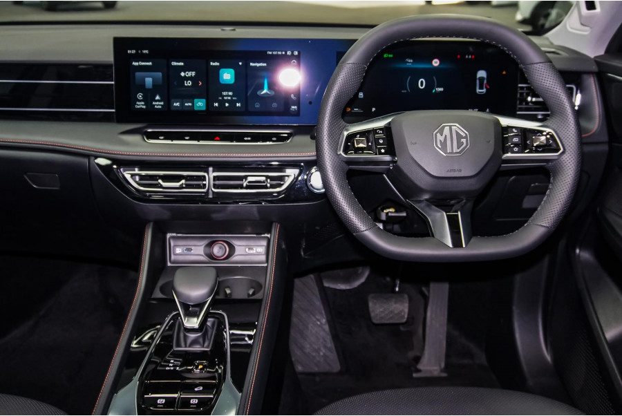 2025 MG HS AS33 Essence SUV Image 15
