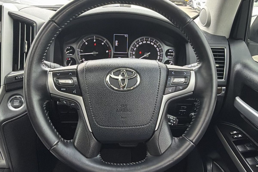 2017 Toyota LandCruiser VDJ200R VX SUV Image 13