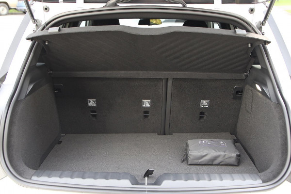 2026 MINI Aceman J05 SE Favoured Hatch image 8
