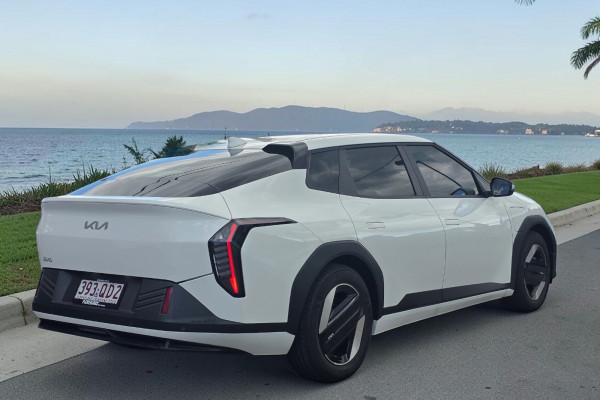 2026 Kia EV4  Air Standard Range Sedan Image 3