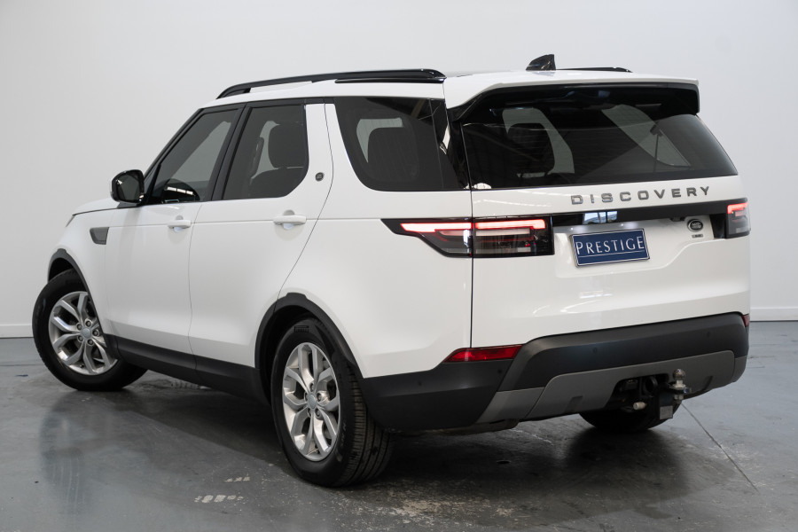 2019 Land Rover Discovery Series 5 SE SUV