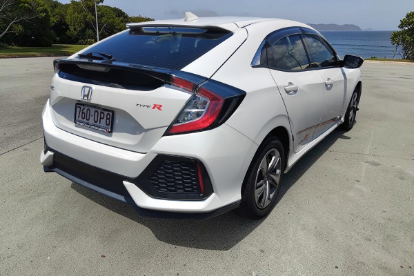 2019 Honda Civic 10th Gen VTi Hatch Image 6