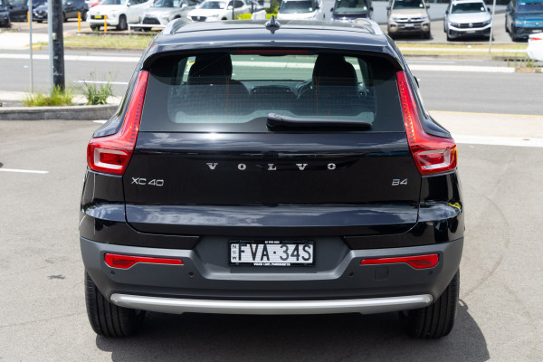 2026 Volvo XC40 XZ Plus B4 SUV image 5