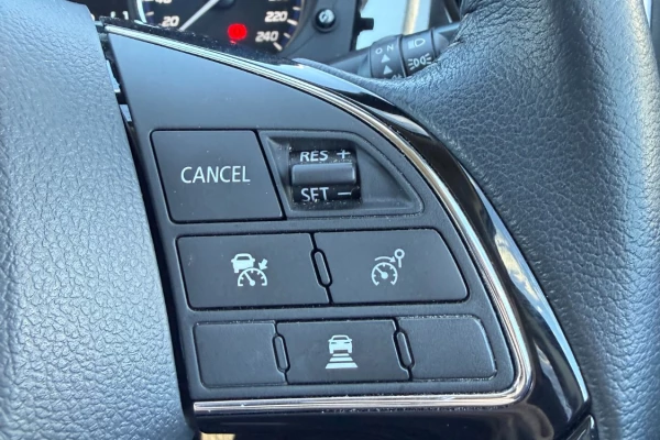 2021 Mitsubishi Outlander ZL Exceed SUV Image 17