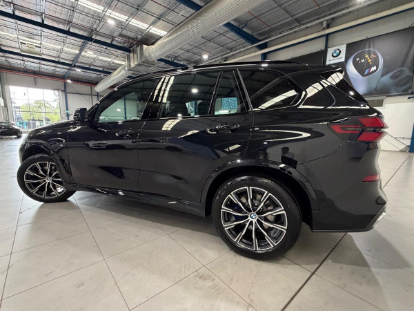2025 BMW X5 G05 LCI xDrive30d M Sport SUV image 3
