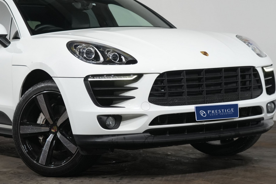 2017 Porsche Macan S SUV Image 2