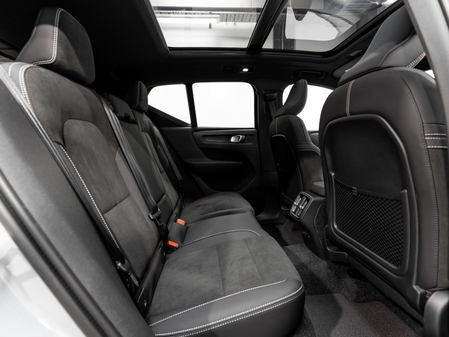 2026 Volvo XC40 XZ Ultra B4 Dark SUV Image 20