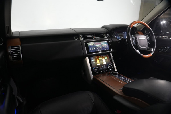 2019 Land Rover Range Rover SDV8 Autobiography SUV Image 10