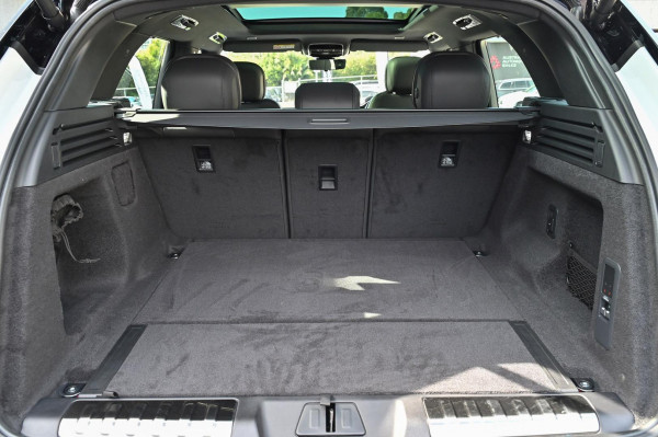 2026 Land Rover Range Rover Sport L461 D300 Dynamic SE SUV image 9