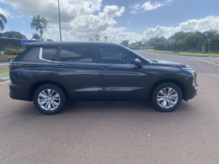 2025 MY26 Mitsubishi Outlander ZM ES SUV Image 7