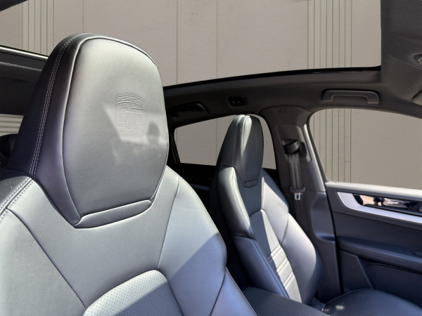 2024 Porsche Cayenne SUV image 13