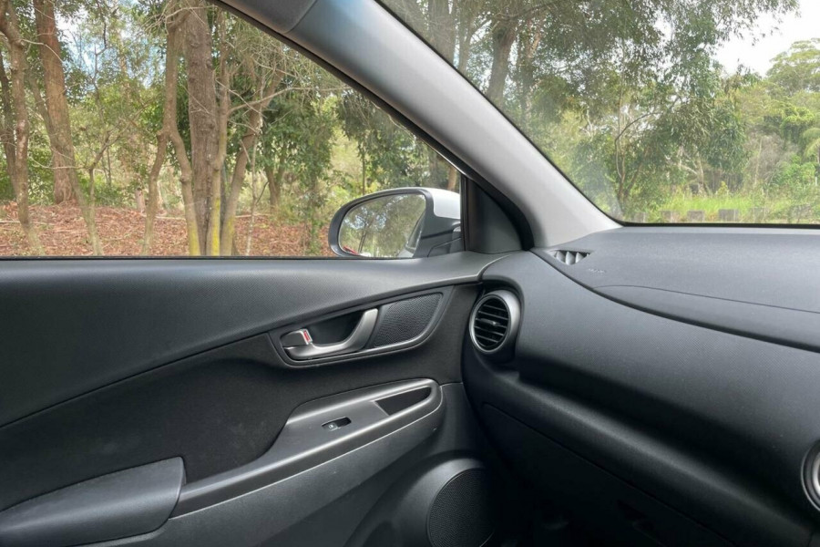 2020 Hyundai KONA OS.3 Active SUV Image 20